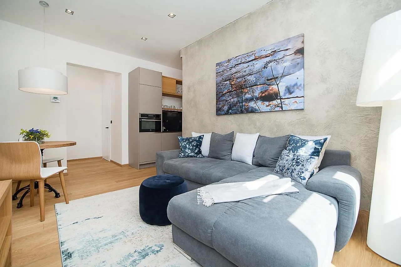 Charming Apartment In Famous Area Прага Чехия