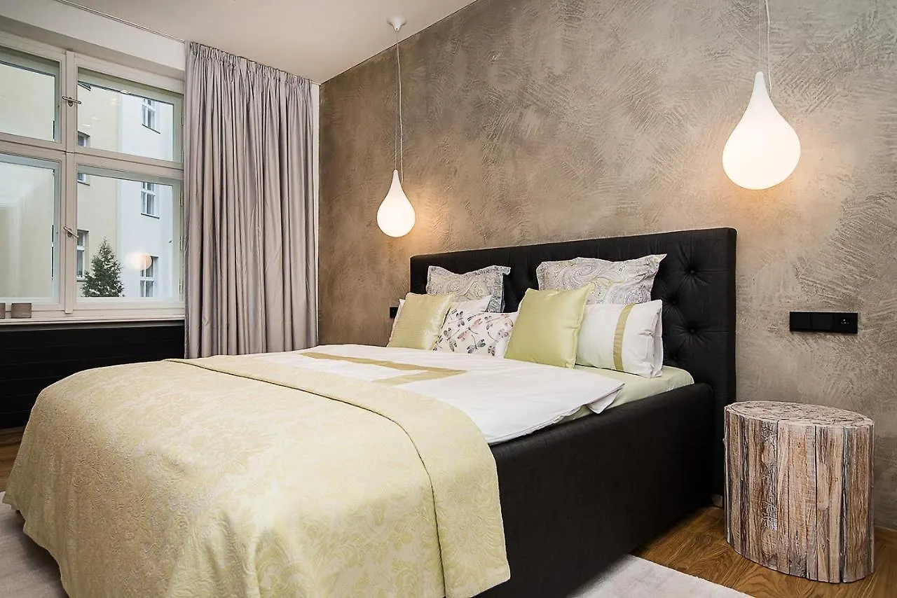 Charming Apartment In Famous Area Прага